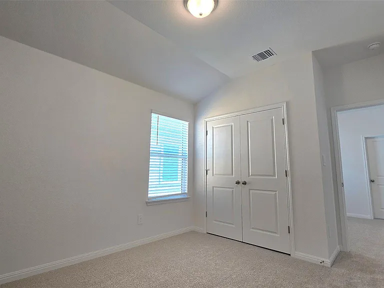 122 Holmby Dr — Photo 21