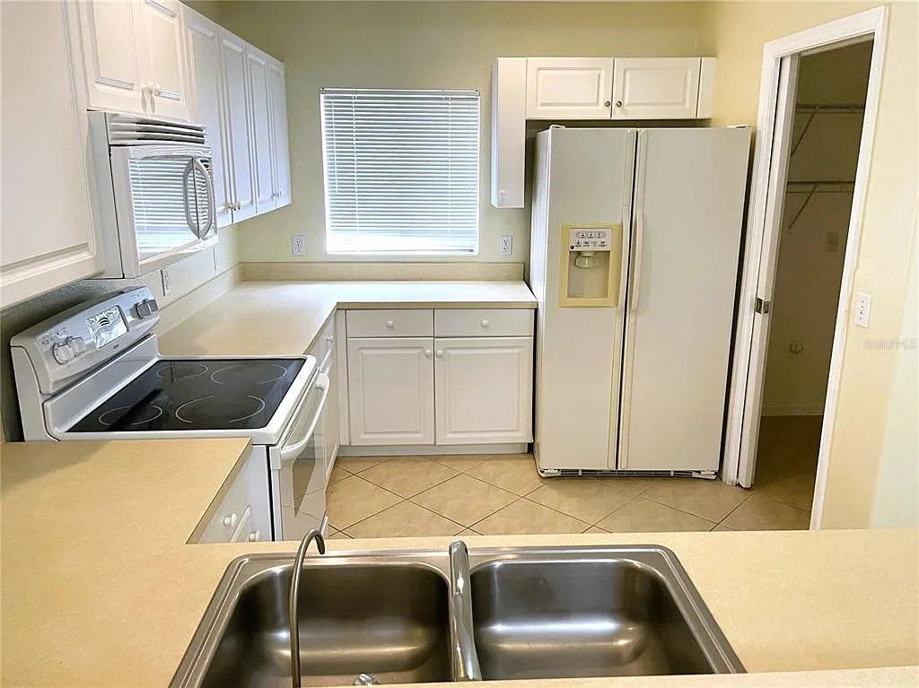 3 bed, 2.0 bath, 1562 sqft, $1,850 — Photo 3