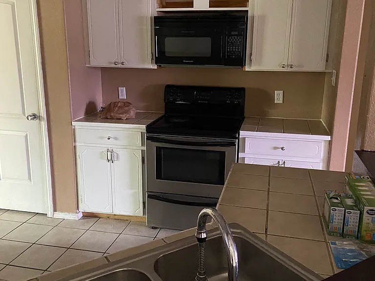 204 Bowers St — Photo 16