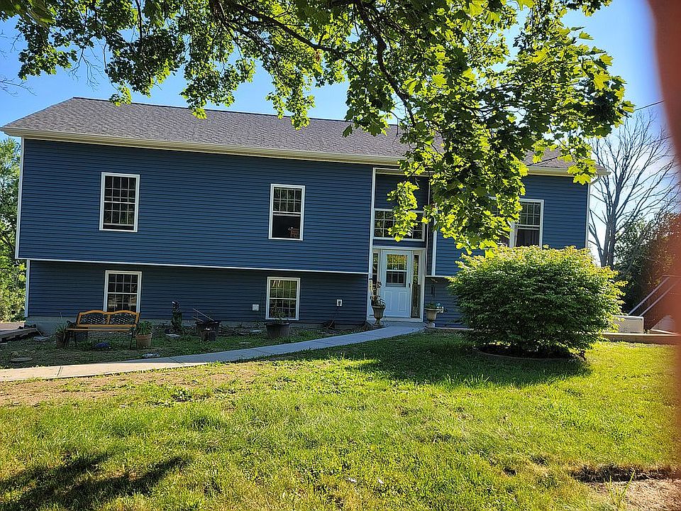 1st image of 15 Lauretta Dr