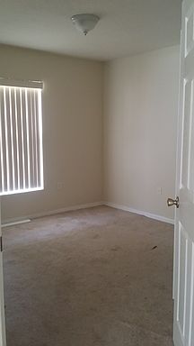 3rd image of 856 Grantham Dr
