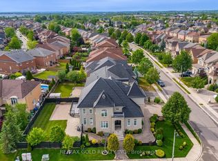 2 Belleville Dr, Brampton, ON L6P1V7