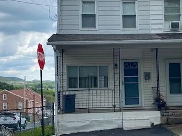 251 Chestnut St, Saint Clair, PA 17970