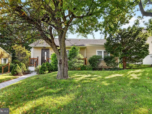 6 Conover Ave, Ewing, NJ 08638