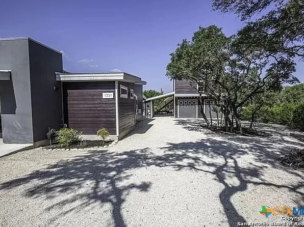 1251 Canyon Shrs, Canyon Lake, TX 78133