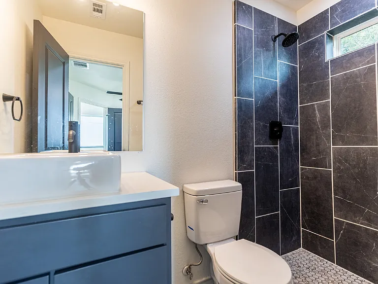 118 Shenandoah St #202 — Photo 23