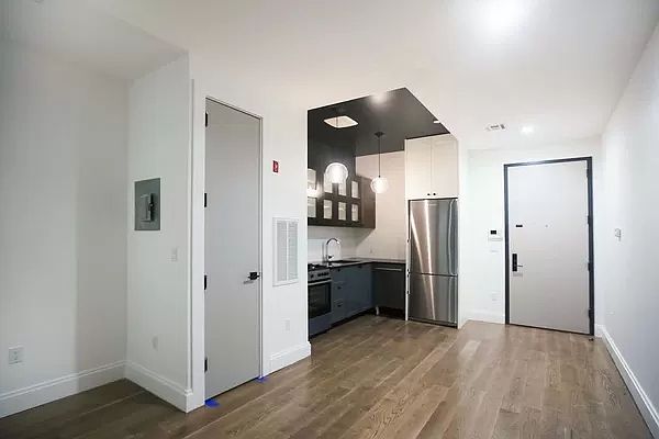 1st image of 88 Hart St #202