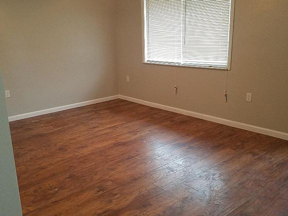 5th image of 1809 North Blvd