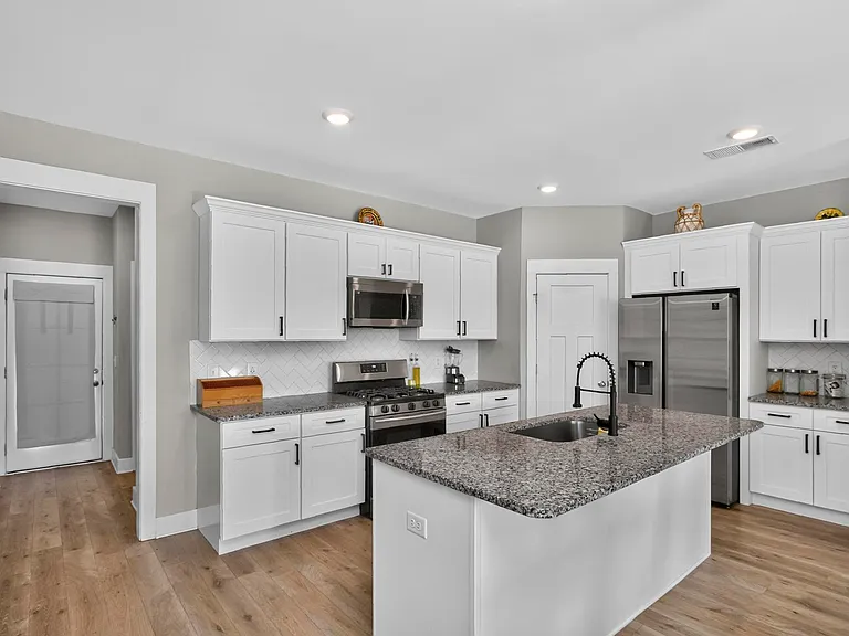1525 White Tip Ln — Photo 17