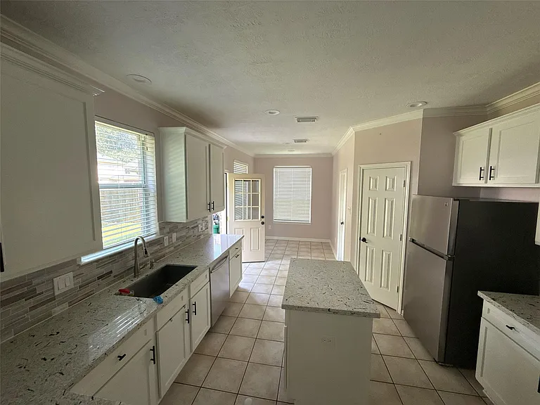 7819 Blue Stream Ct — Photo 5