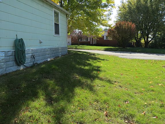 4th image of 1222 S Oak St