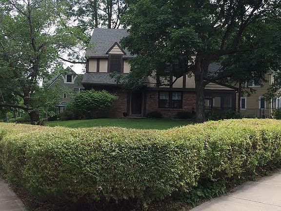 Fabulous private corner lot