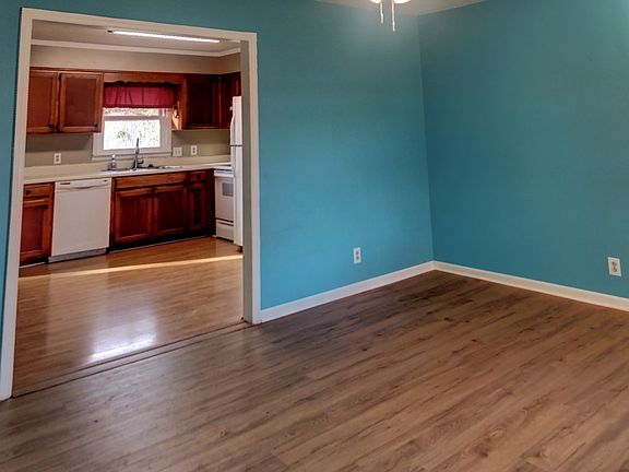 4th image of 121 Bordeaux Ct