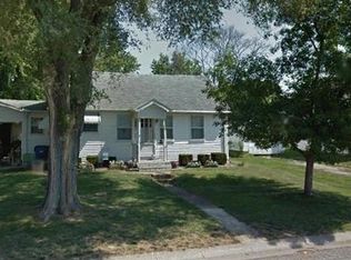 210 W New St, Palmyra, MO 63461