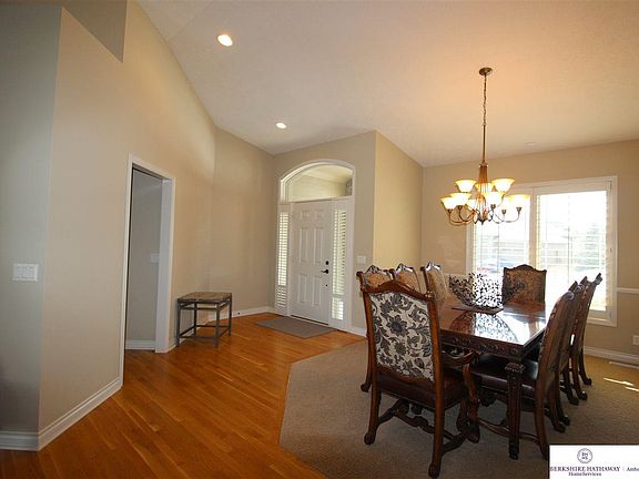 4th image of 1303 S 199 St