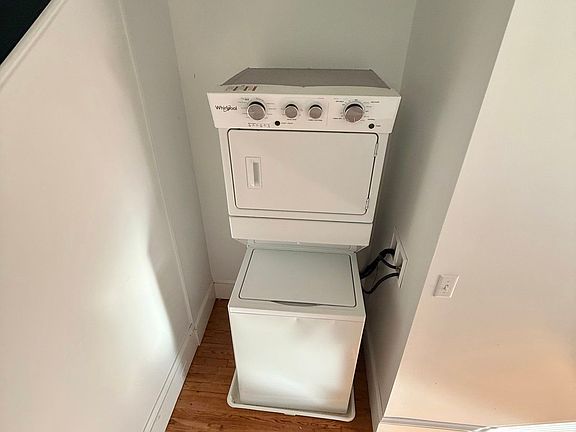 5th image of 152 New Haven St