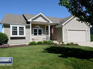 1065 Wheatland Dr, Crystal Lake, IL 60014