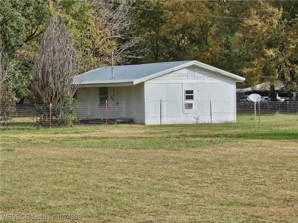 38654 Nursery Ln, Howe, OK 74940