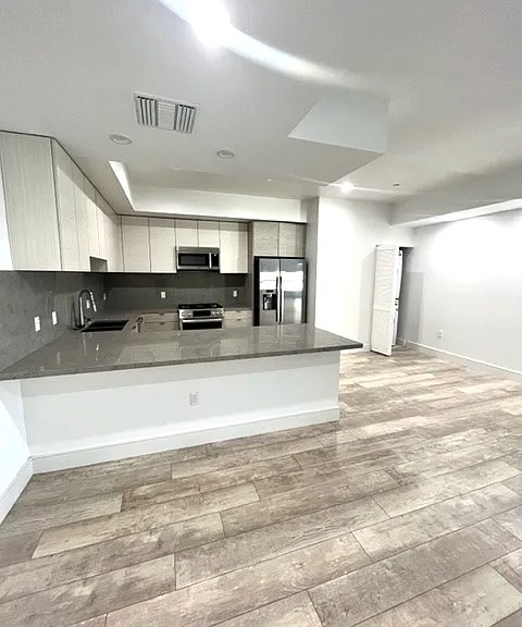 1946 Overland Ave #203 — Photo 1
