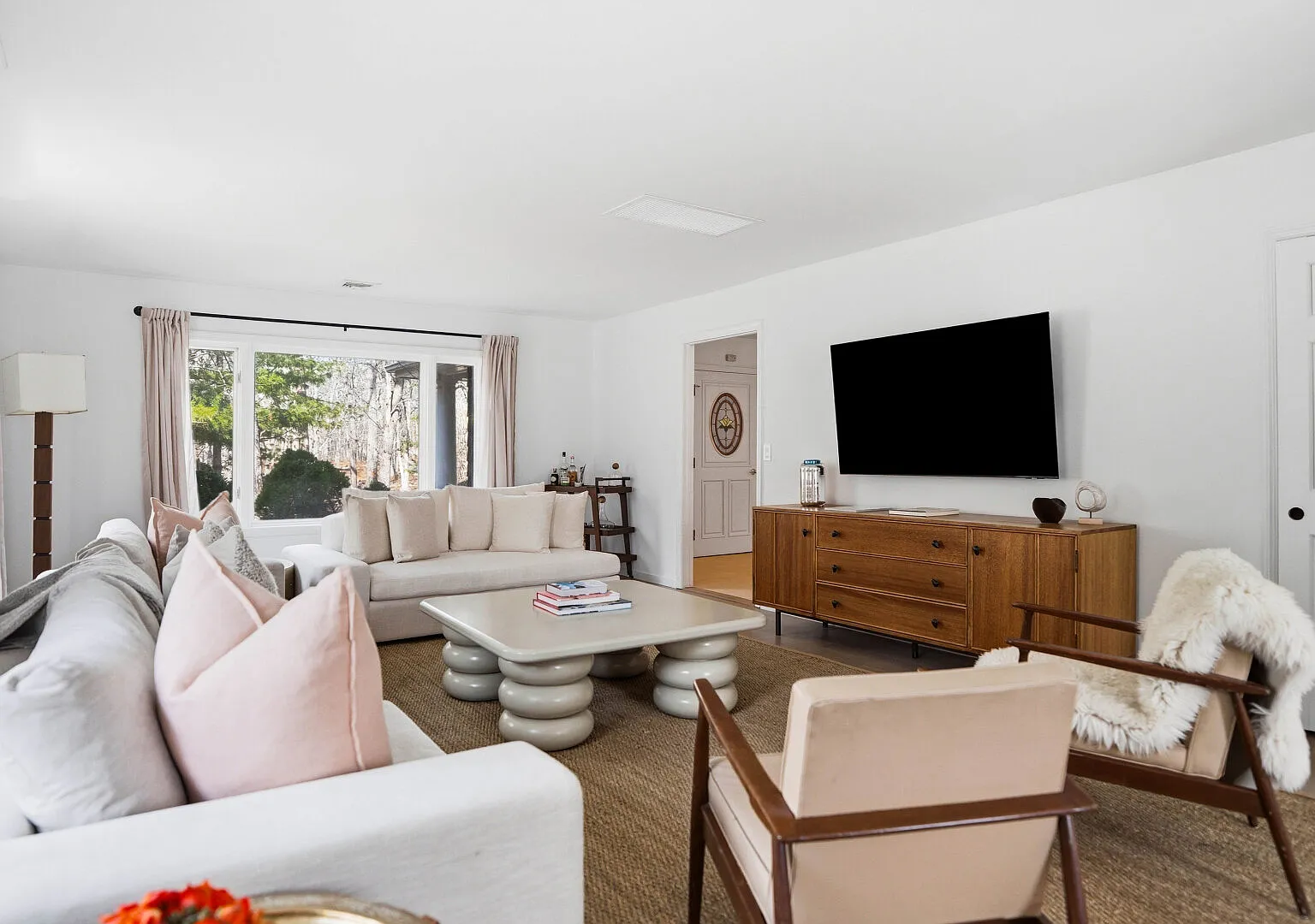 Secluded East Hampton Retreat, Private Haven — Photo 3