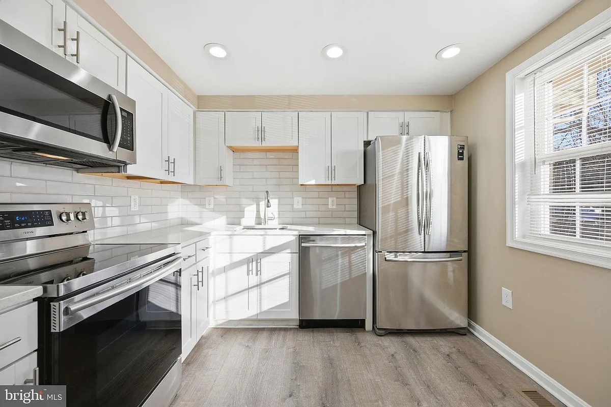 Building Photo - 14602 King Lear Ct #12-146