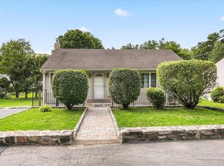 271 Sprout Brook Rd, Cortlandt Manor, NY 10567