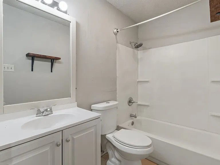 6618 Swiss Oaks Dr — Photo 7