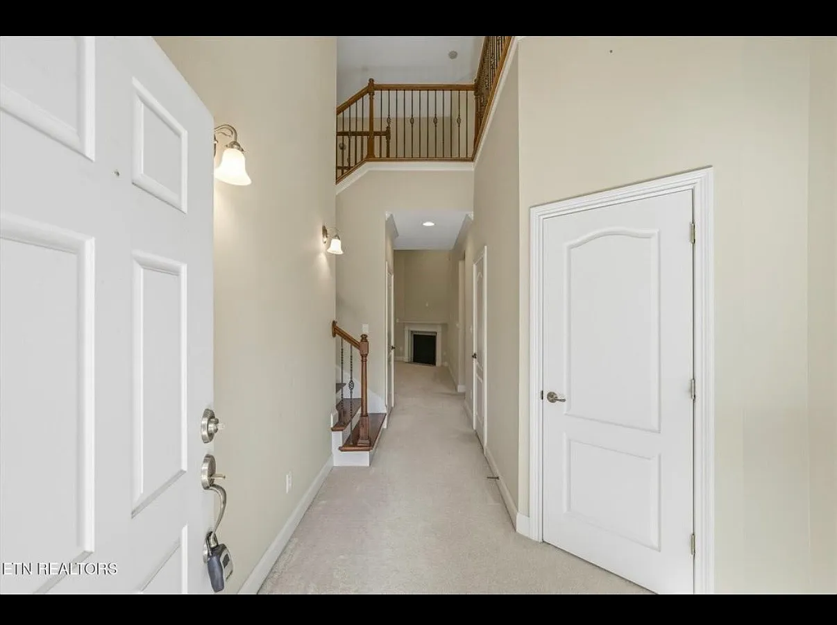 3 bed, 2.5 bath, 2670 sqft, $2,950 — Photo 2