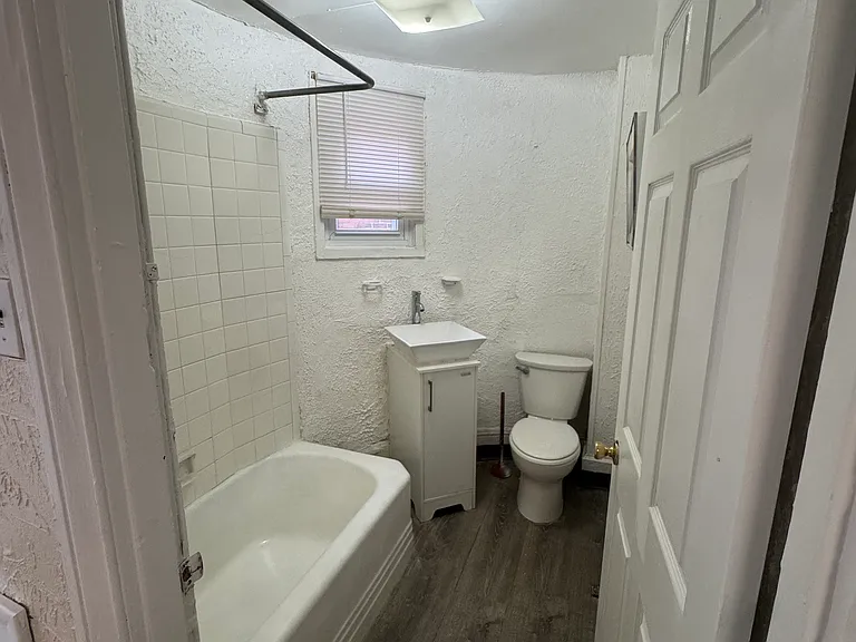 254 S 16th St #3B — Photo 5