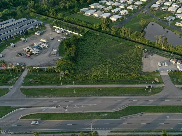 2536 N Tamiami Trl, North Fort Myers, FL 33903