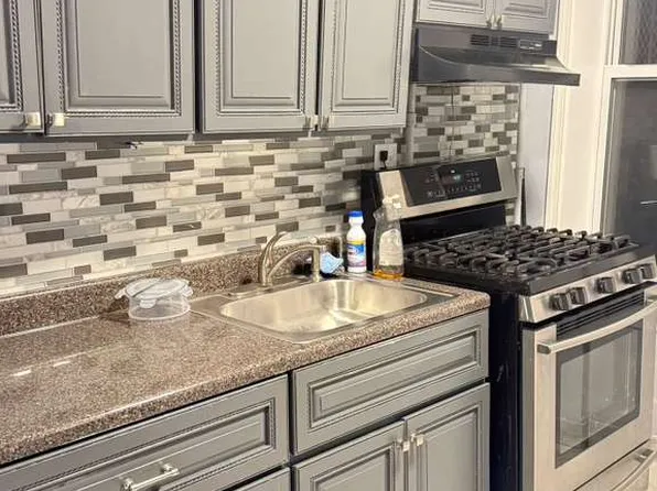 206 Hoyt Street image 1 of 10