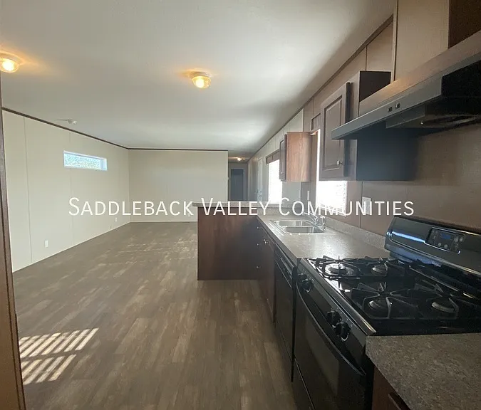 300 N 13th St #33 — Photo 1