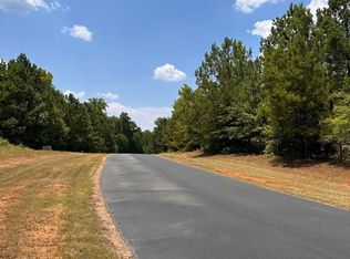 16 S Pointe Dr, Tignall, GA 30668