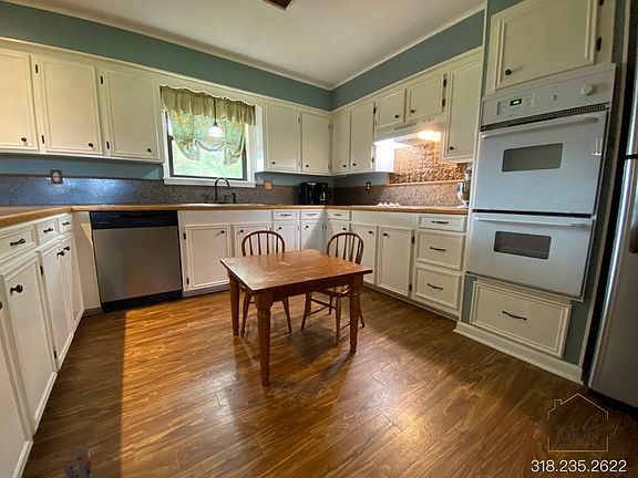 4th image of 222 Scallan St