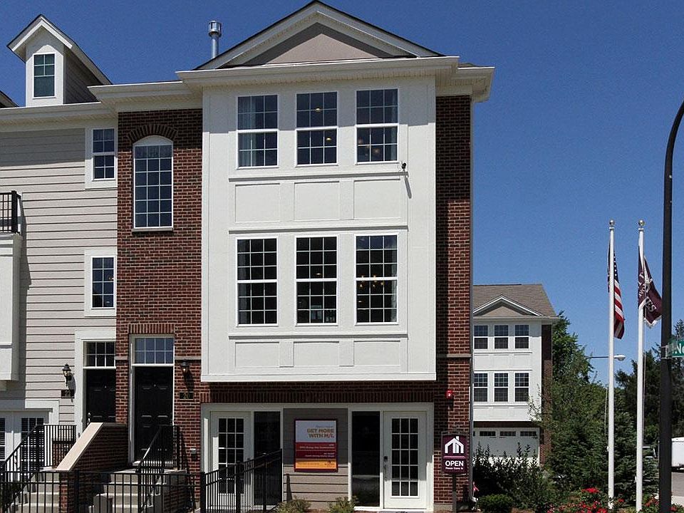Located on 2306 in Pleasant Square in Schaumburg, IL