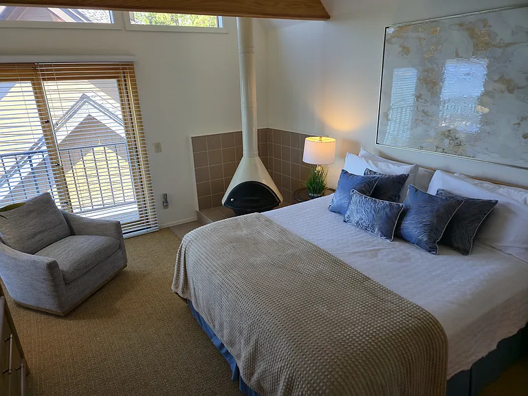 7220 N Lake Blvd #6 — Photo 7