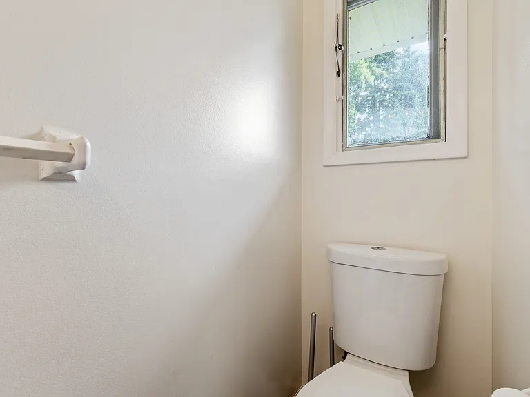 100 Barbie Dr — Photo 12
