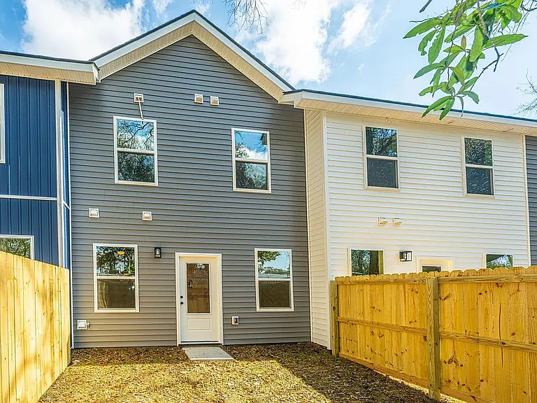 4237 Barnwell St — Photo 3