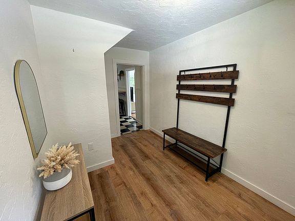 2nd image of 724 NE 4th Ave