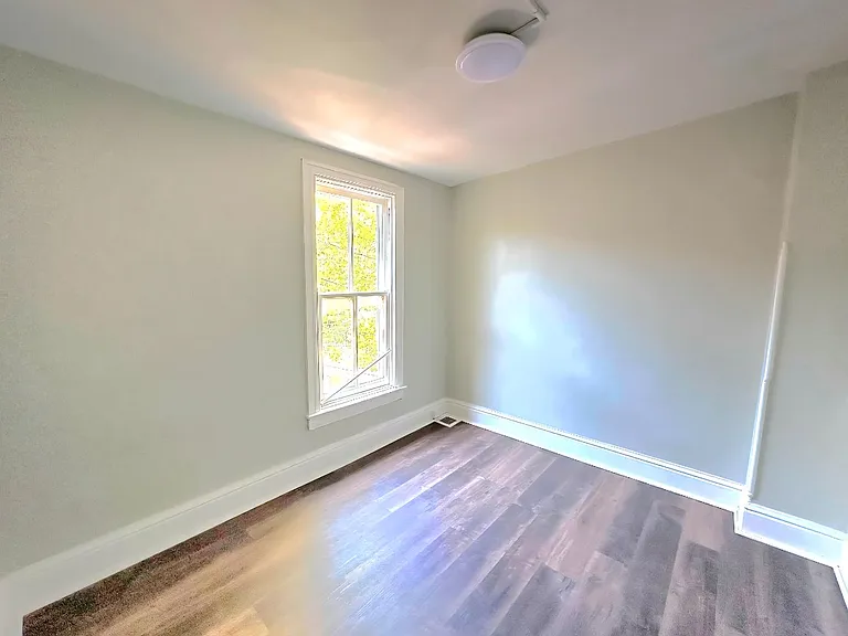 143 Stevens Ave — Photo 8