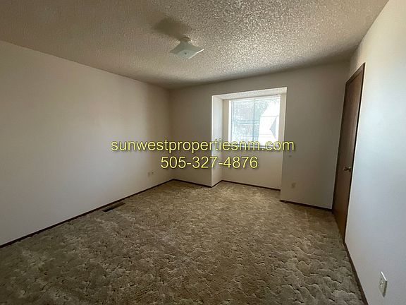 4th image of 1621 Farmington Ave APT 4