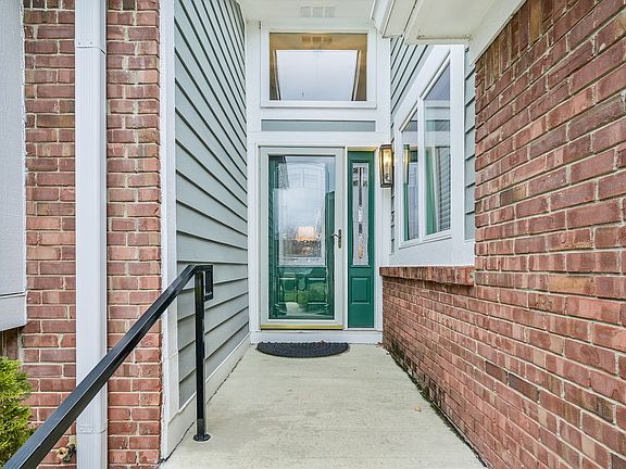 3rd image of 3530 Clearwater Cir