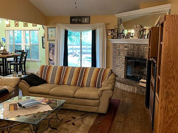 4th image of 2566 Edgewood Dr