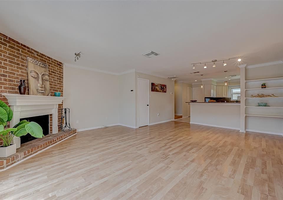 1st image of 2515 Bering Dr Unit 3