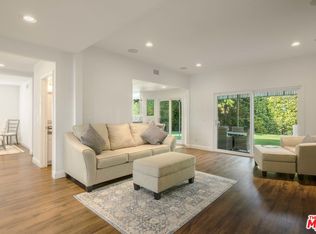 15217 Camarillo St, Sherman Oaks, CA 91403