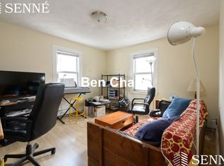 404 Putnam Ave #2B, Cambridge, MA 02139