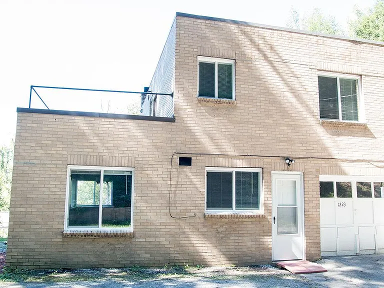 1223 Greenbrier Rd #1 — Photo 12
