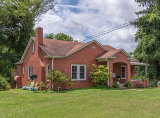 60 Newfound St, Canton, NC 28716