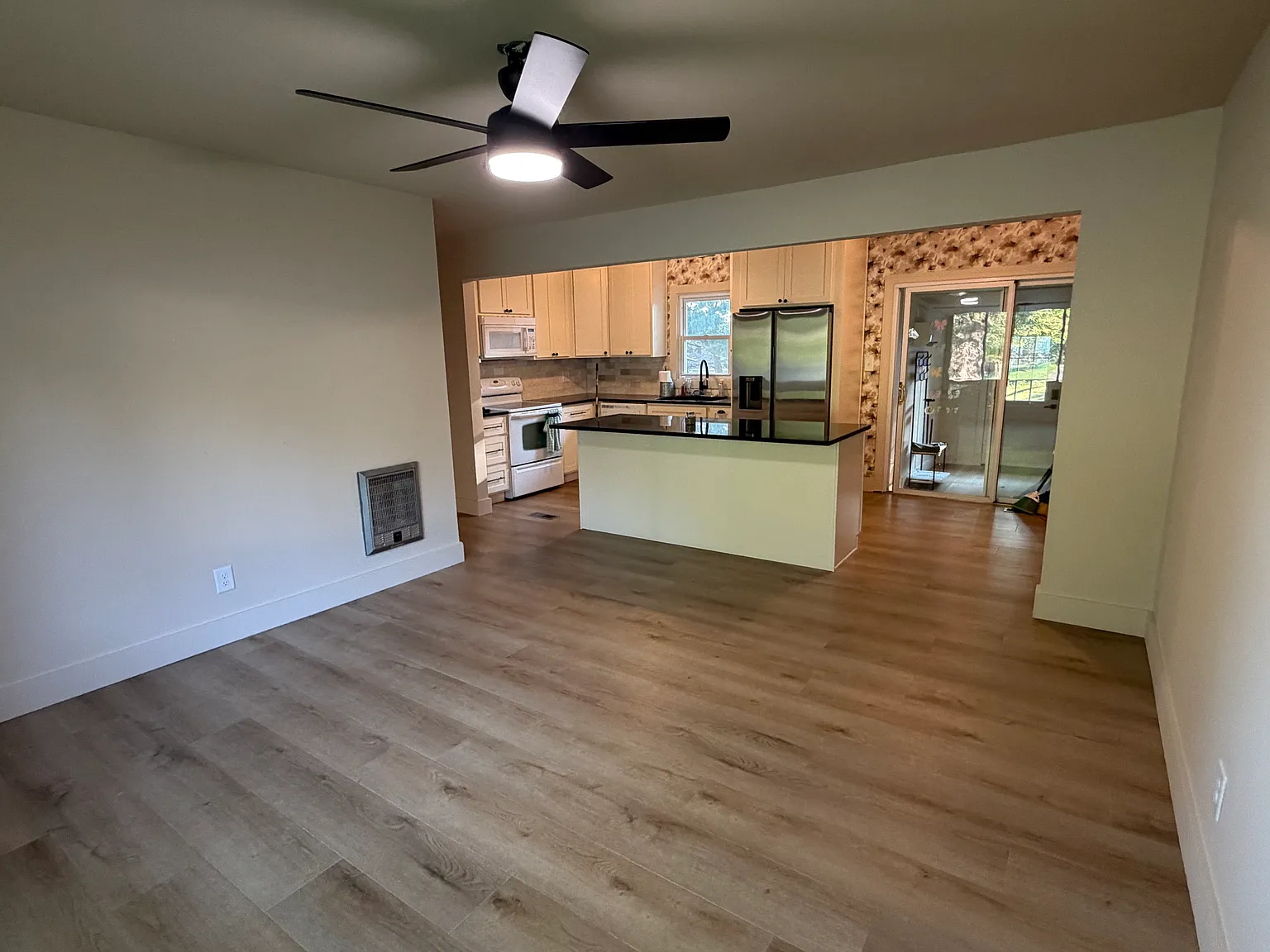 4 bed, 1450 sqft, $2,200 — Photo 2