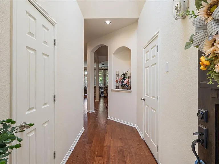 2748 Marshall Trl — Photo 4